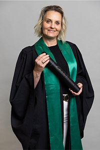 Diploma graduation gown